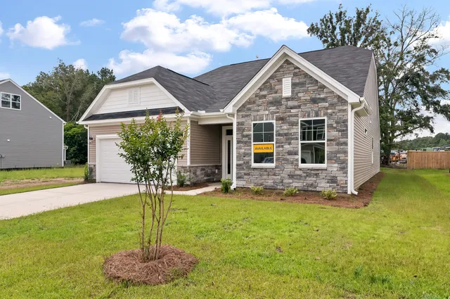 $389,990 | 351 Blue Oak Drive, Moncks Corner, SC 29461