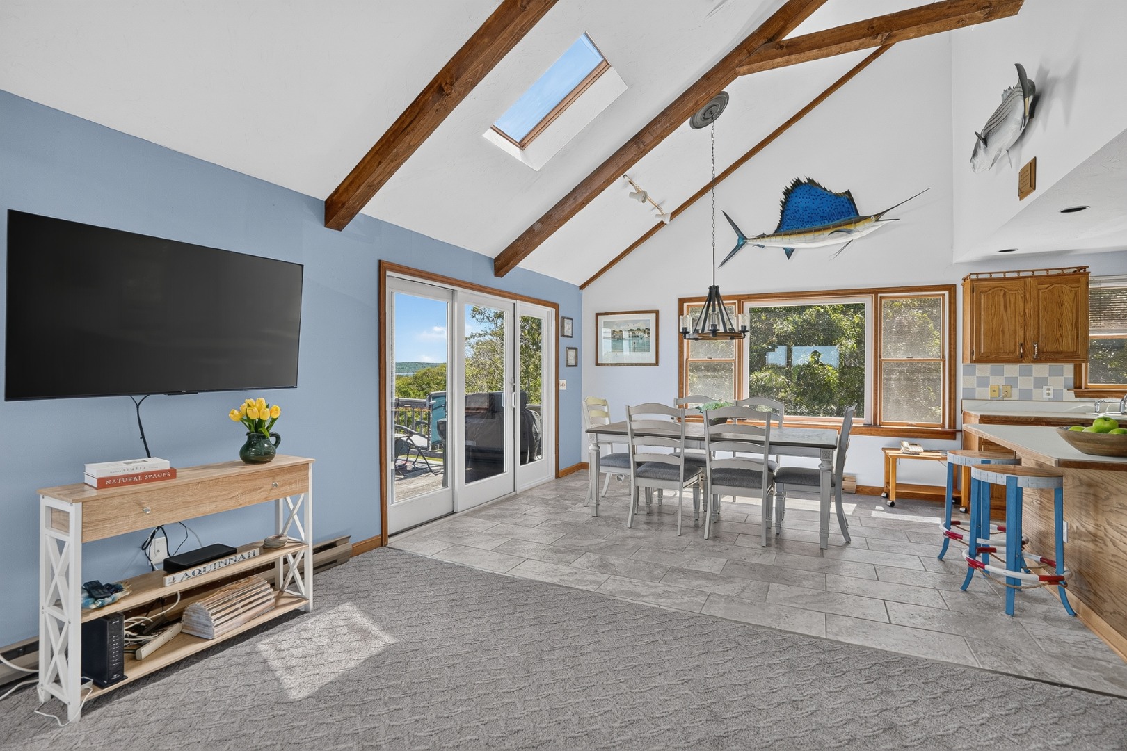12 Lobsterville Road Aquinnah, MA 02535 - Photo 11 of 28