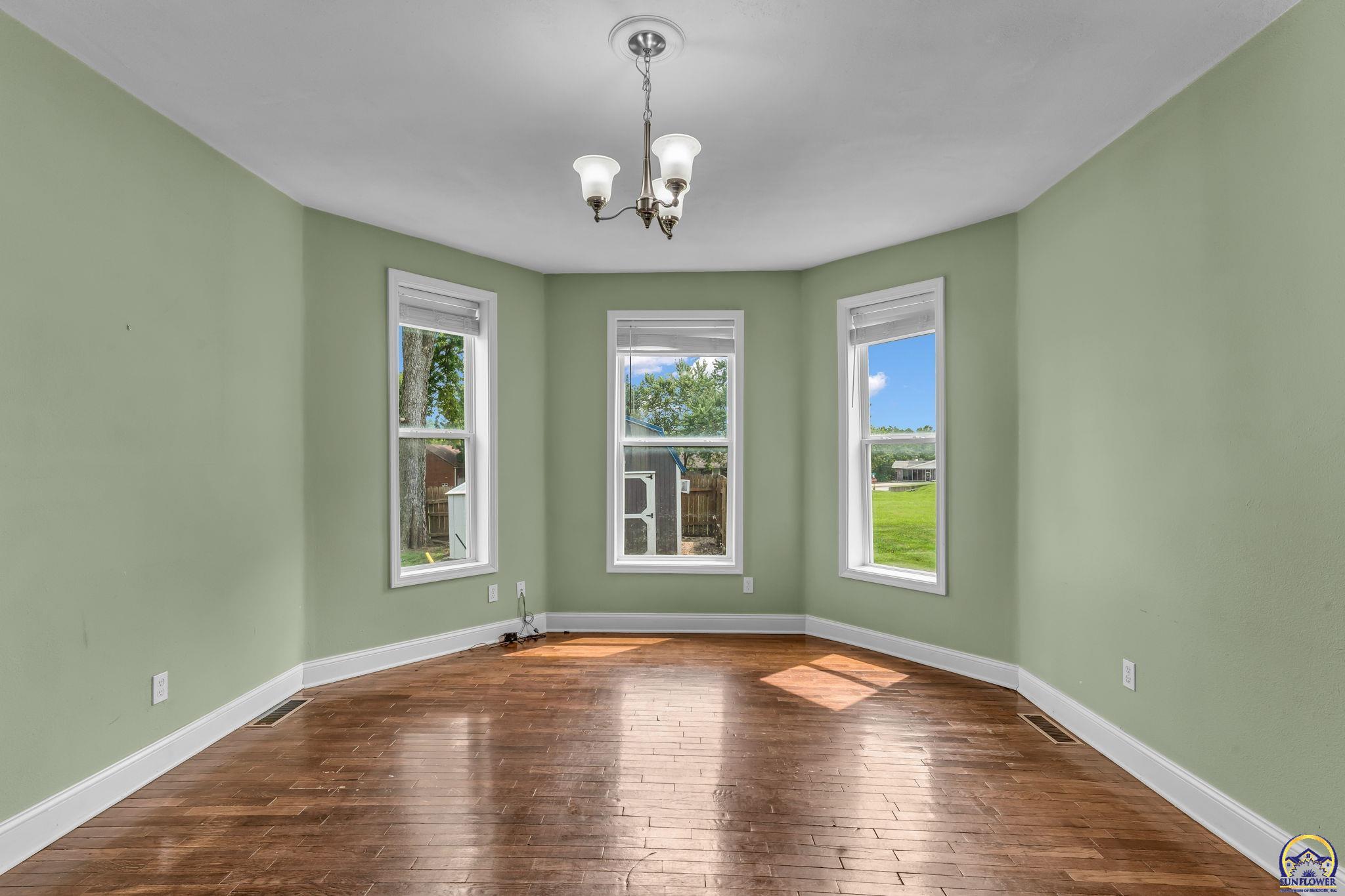 2058 Southwest Buchanan Street Topeka, KS 66604 - Photo 11 of 32