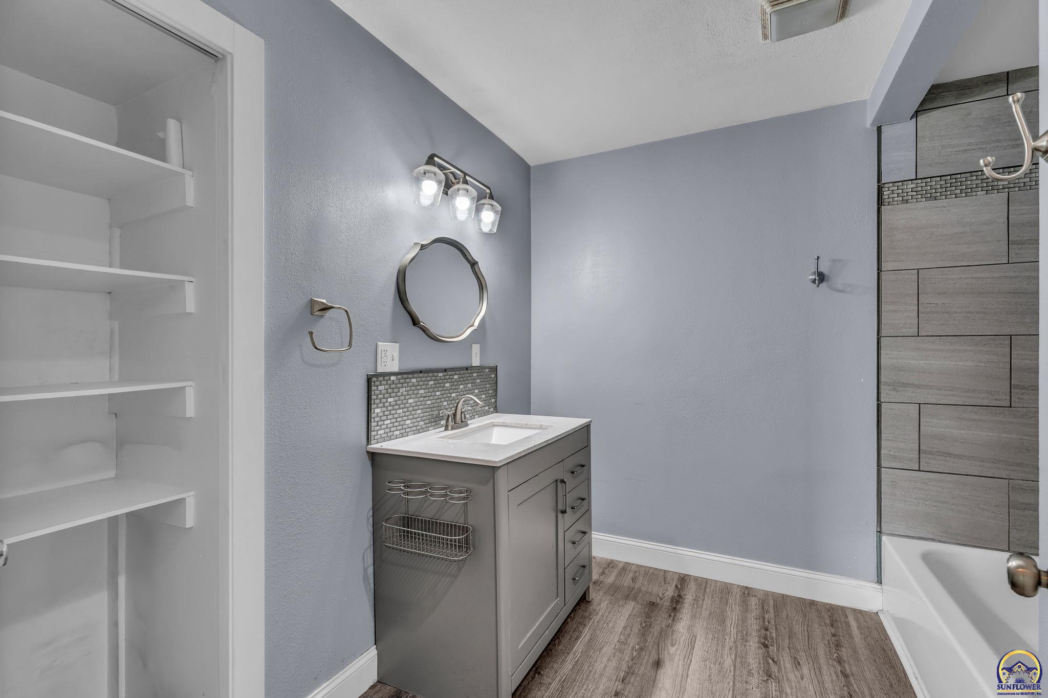 2058 Southwest Buchanan Street Topeka, KS 66604 - Photo 25 of 32