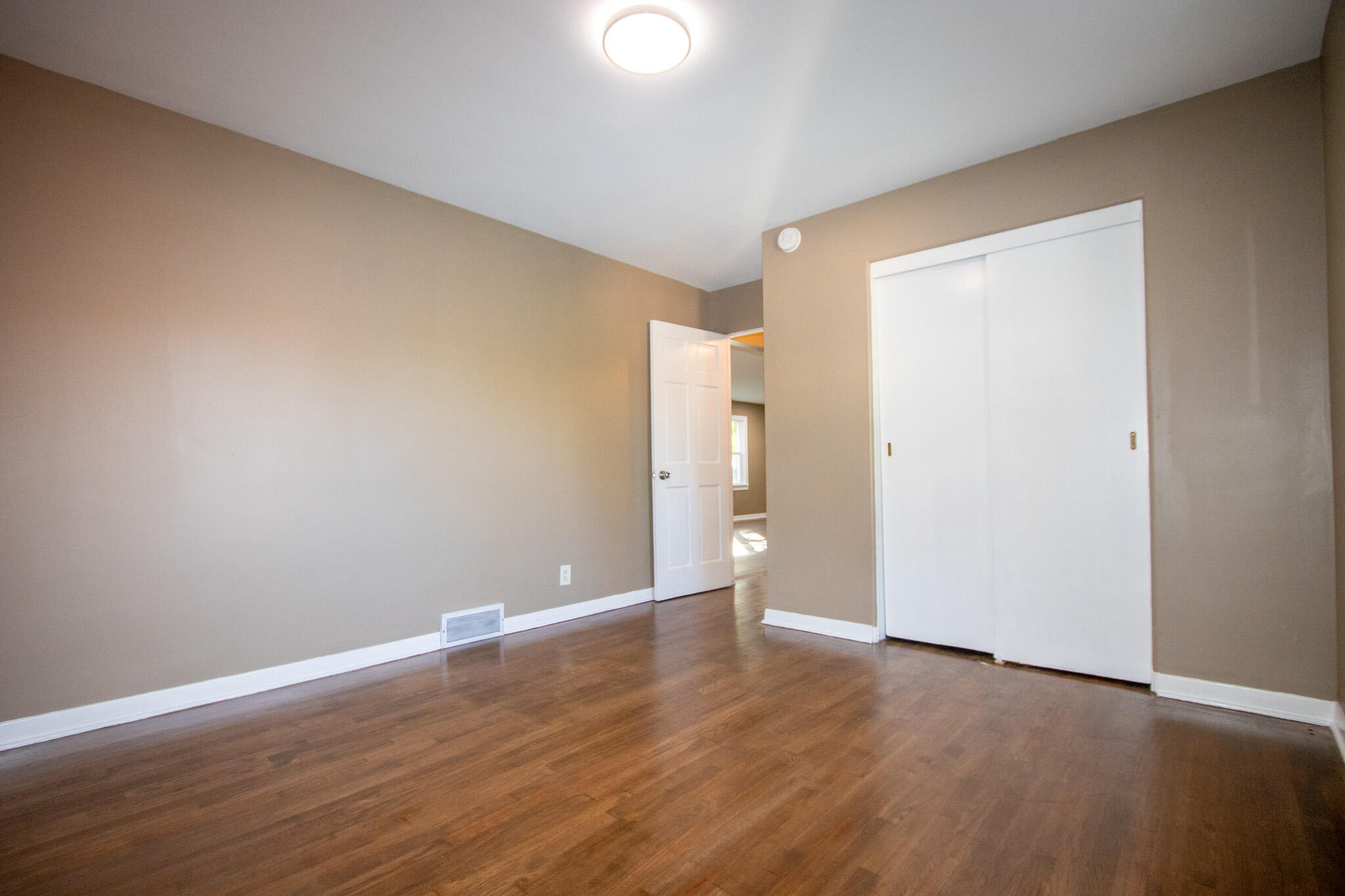 4838 West 6th Avenue Gary, IN 46406 - Photo 17 of 26 2048x1365