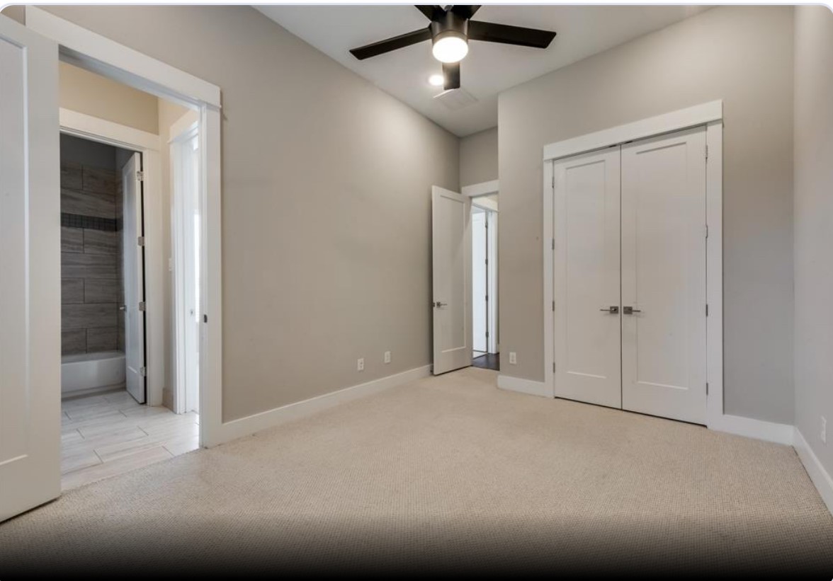 3514 Bastrop Street Houston, TX 77004 - Photo 10 of 11 an empty room with fan and windows