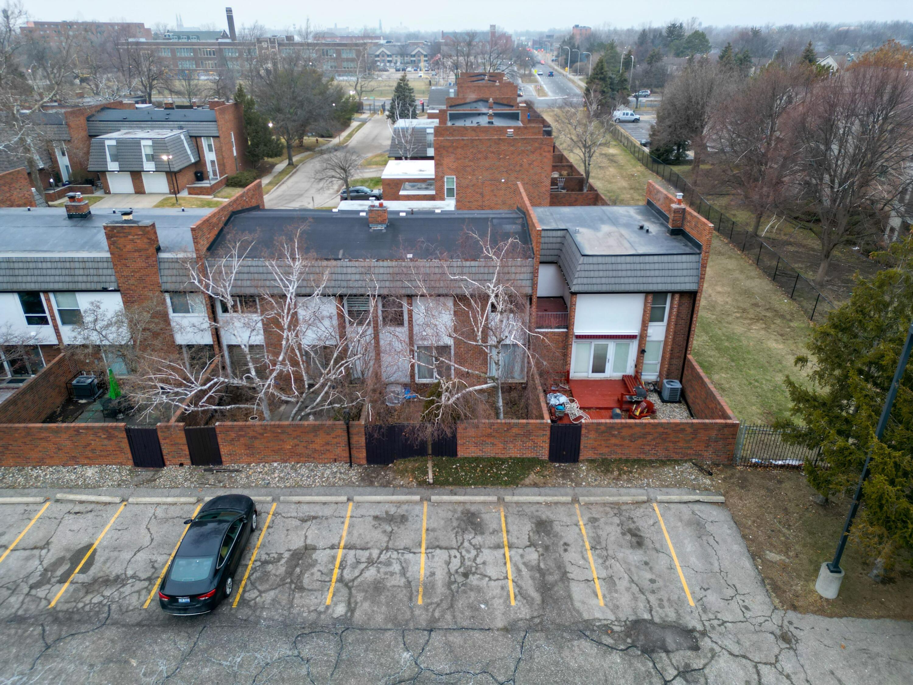 2146 Bryanston Crescent Street Detroit, MI 48207 - Photo 19 of 19 Bryanston Community Parking