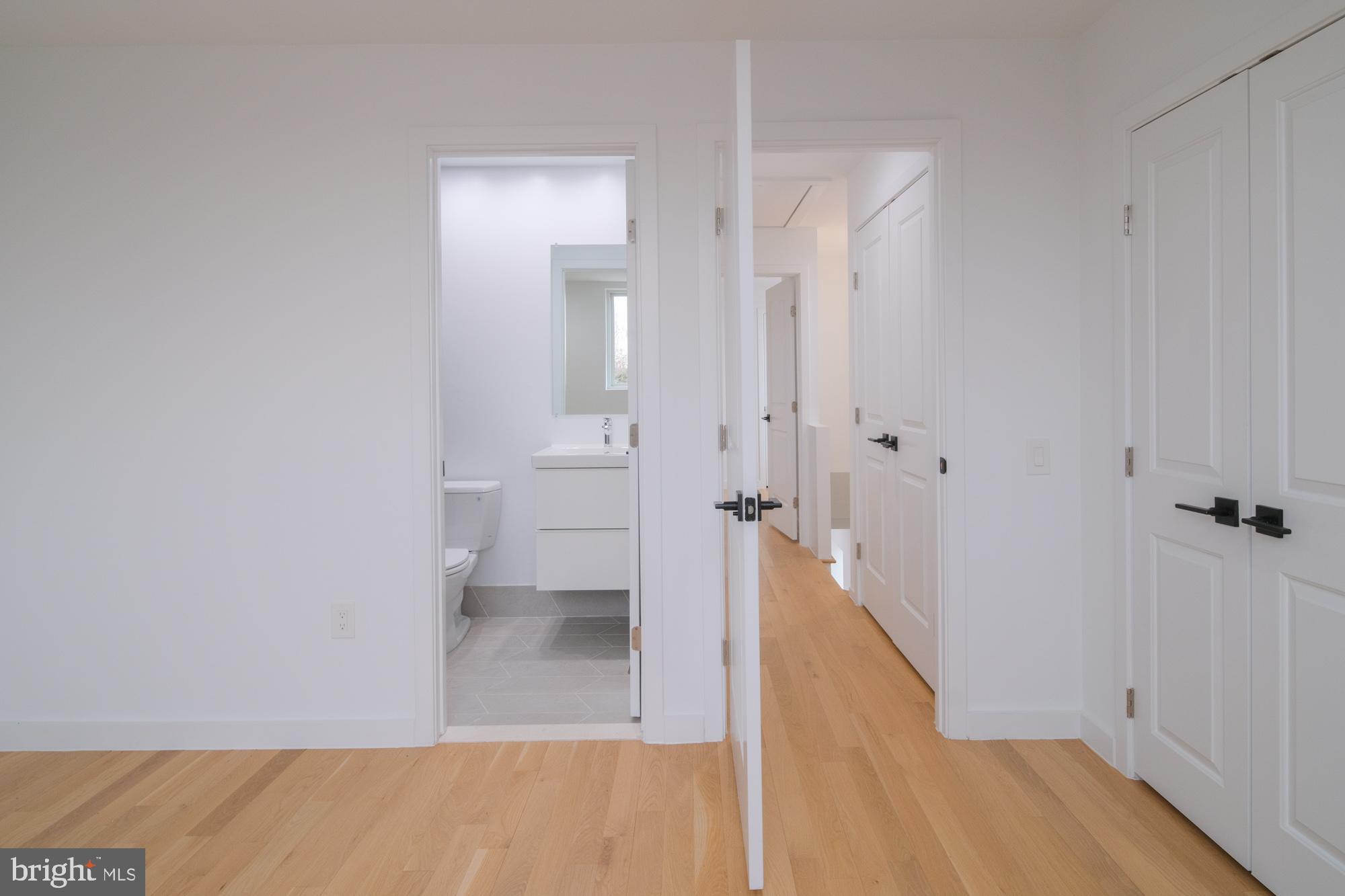 116 17th Street Southeast, Unit 2 Washington, DC 20003 - Photo 20 of 47 Gallery Image 20