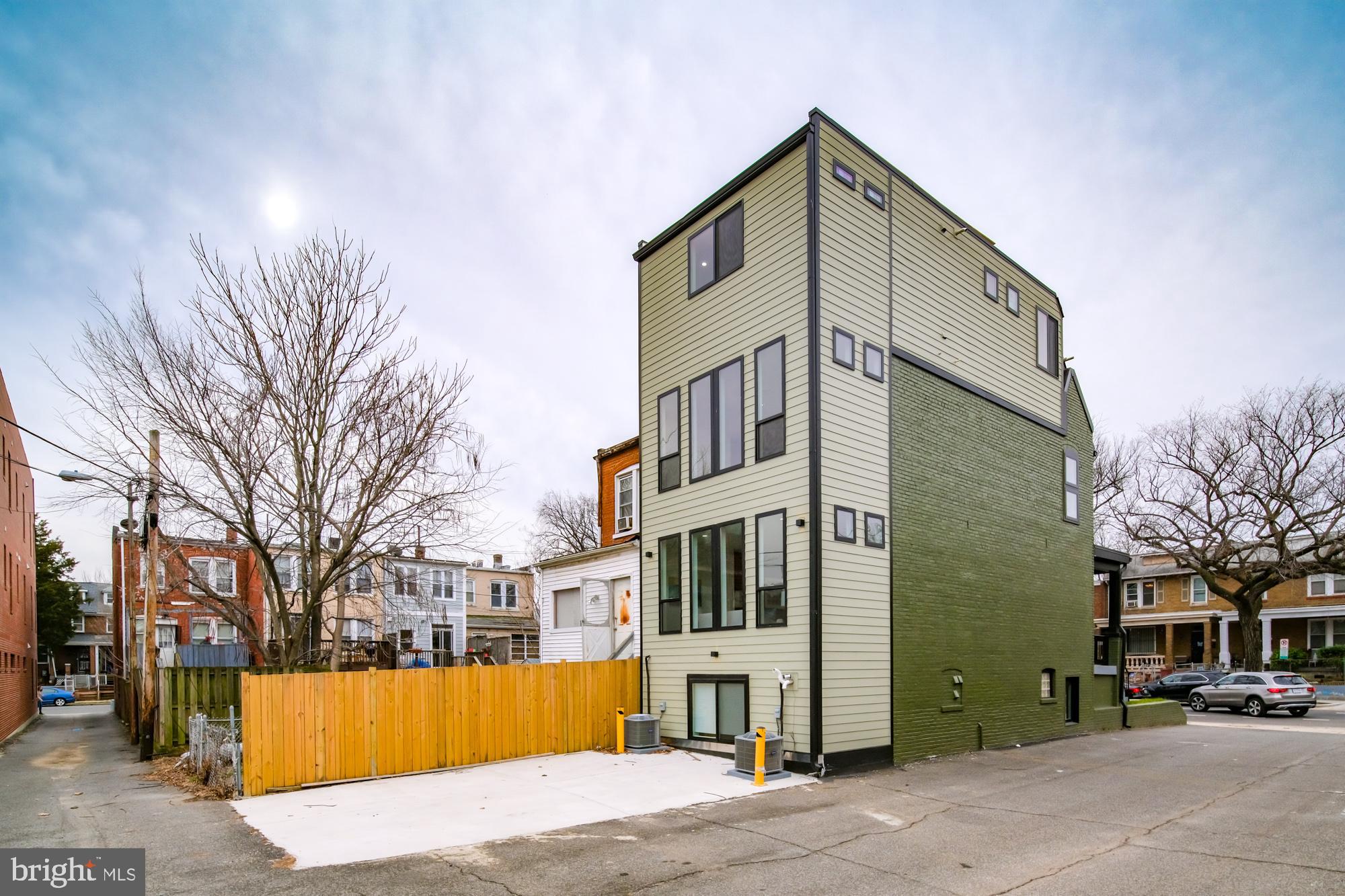 116 17th Street Southeast, Unit 2 Washington, DC 20003 - Photo 45 of 47 Gallery Image 45