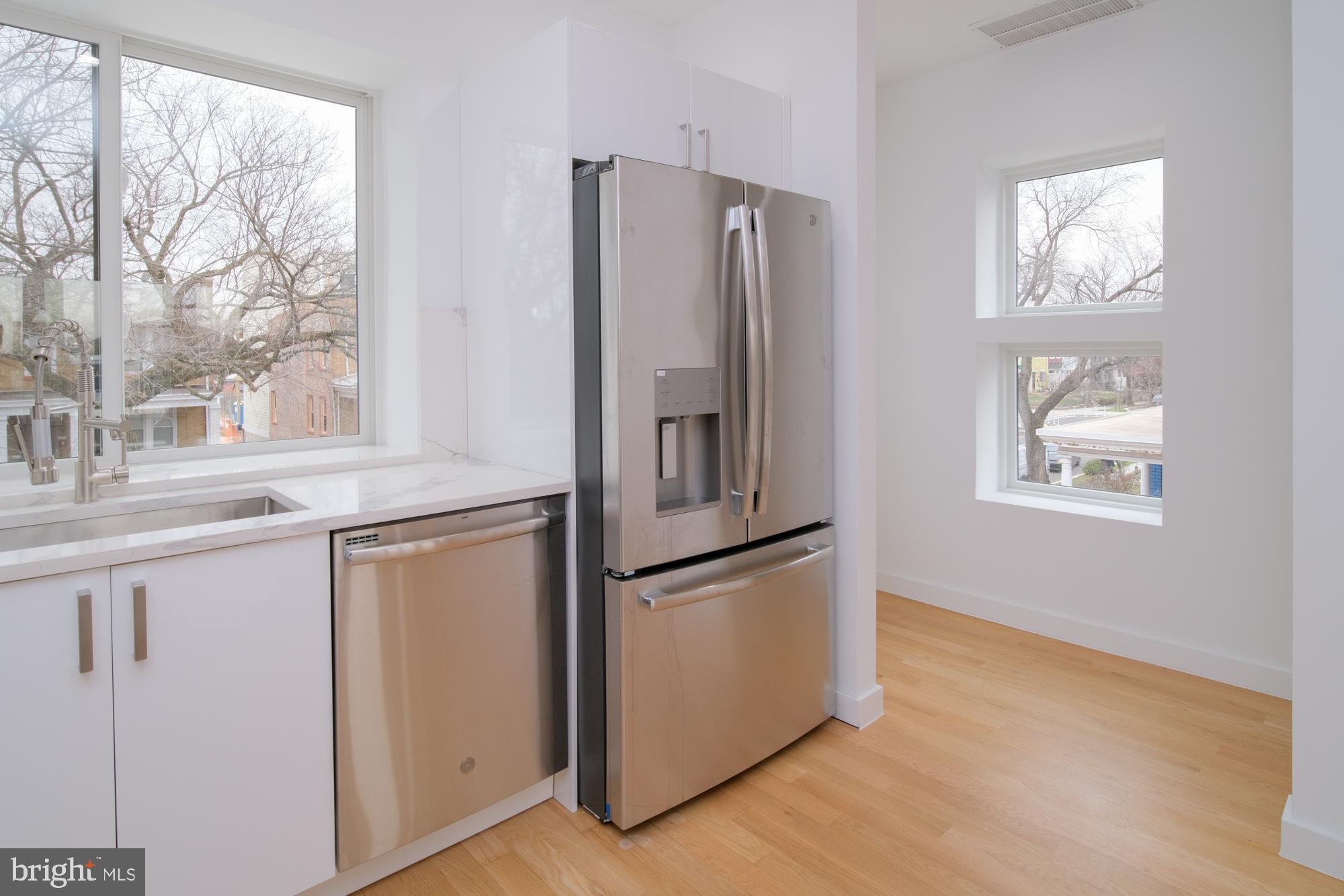 116 17th Street Southeast, Unit 2 Washington, DC 20003 - Photo 8 of 47 Gallery Image 8