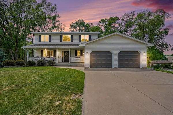 $449,900 | 685 Flora Square, Prescott, WI 54021