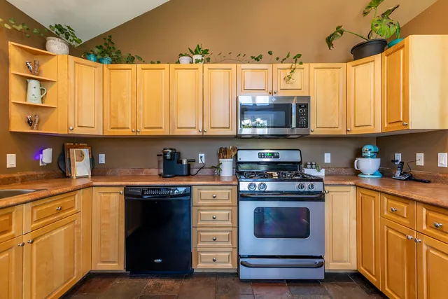 $429,000 | 1979 North Hill Road, Andover, VT 05143