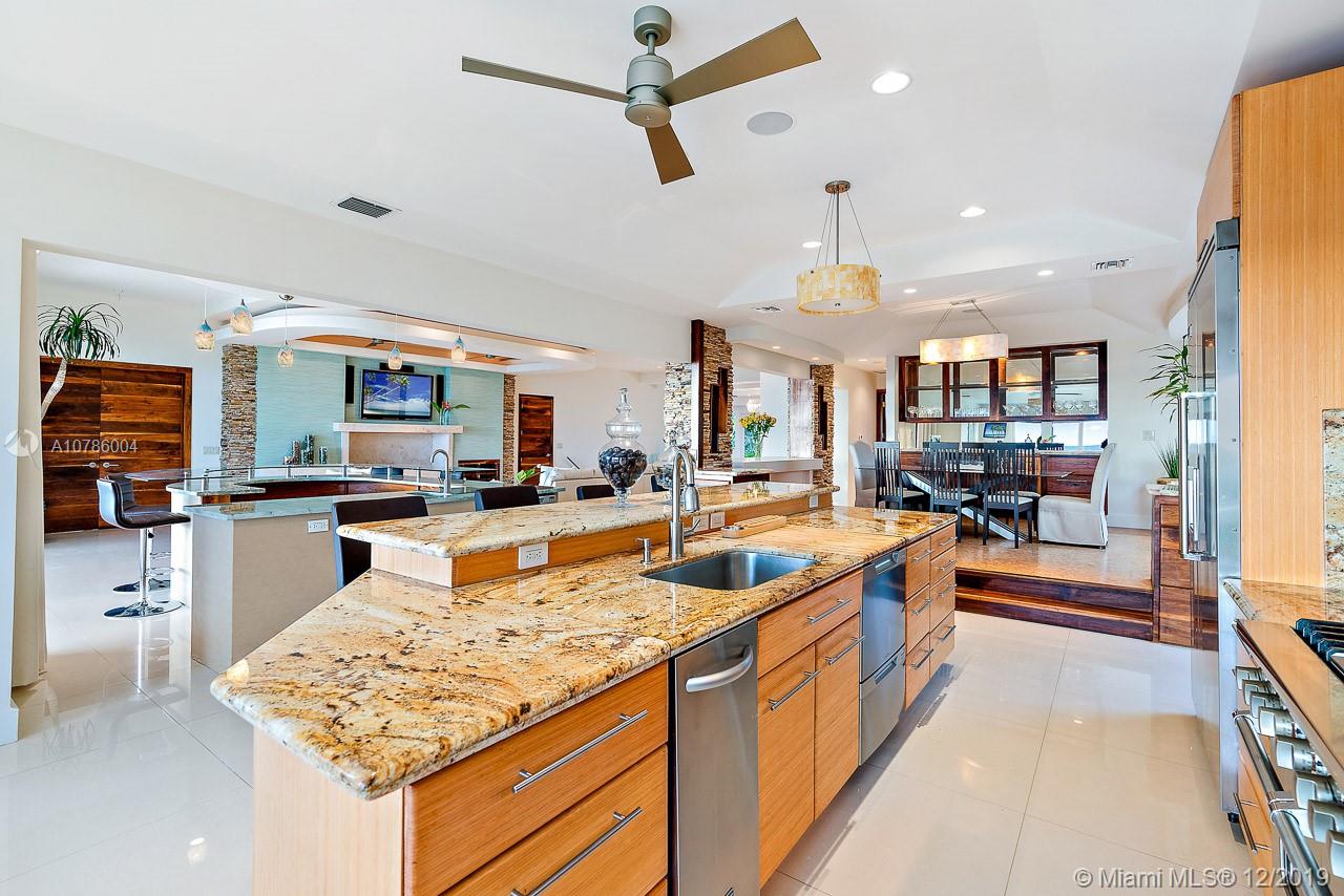 615 South Beach Road Jupiter, FL 33469 - Photo 14 of 25 Kitchen