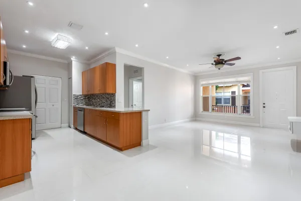 $2,150 | 3557 Forest Hill Boulevard, Unit 54, West Palm Beach, FL 33406