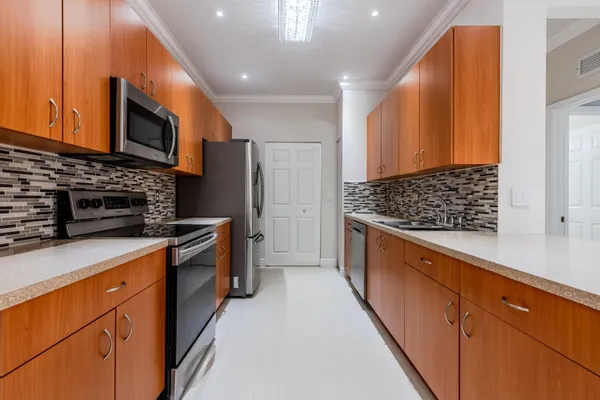 $2,150 | 3557 Forest Hill Boulevard, Unit 54, West Palm Beach, FL 33406