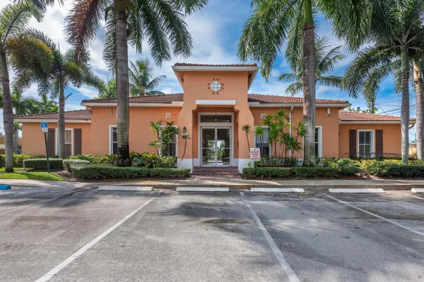 $2,150 | 3557 Forest Hill Boulevard, Unit 54, West Palm Beach, FL 33406