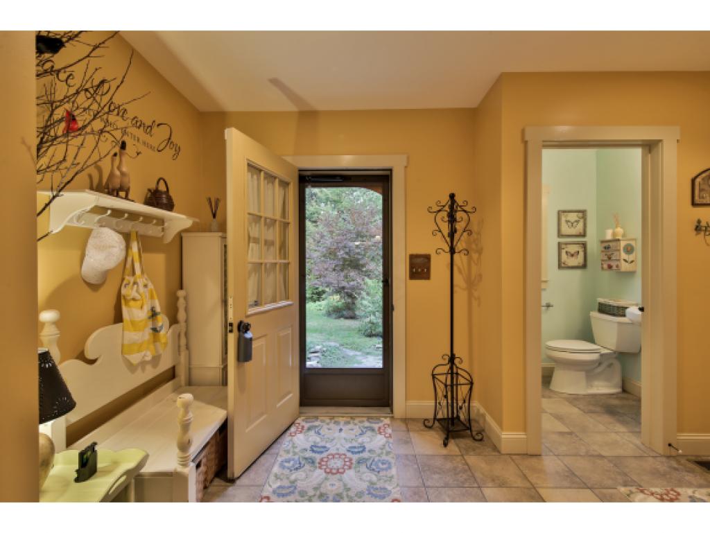 44 Carriage Road New Boston, NH 03070 - Photo 20 of 35 Gallery Image 20