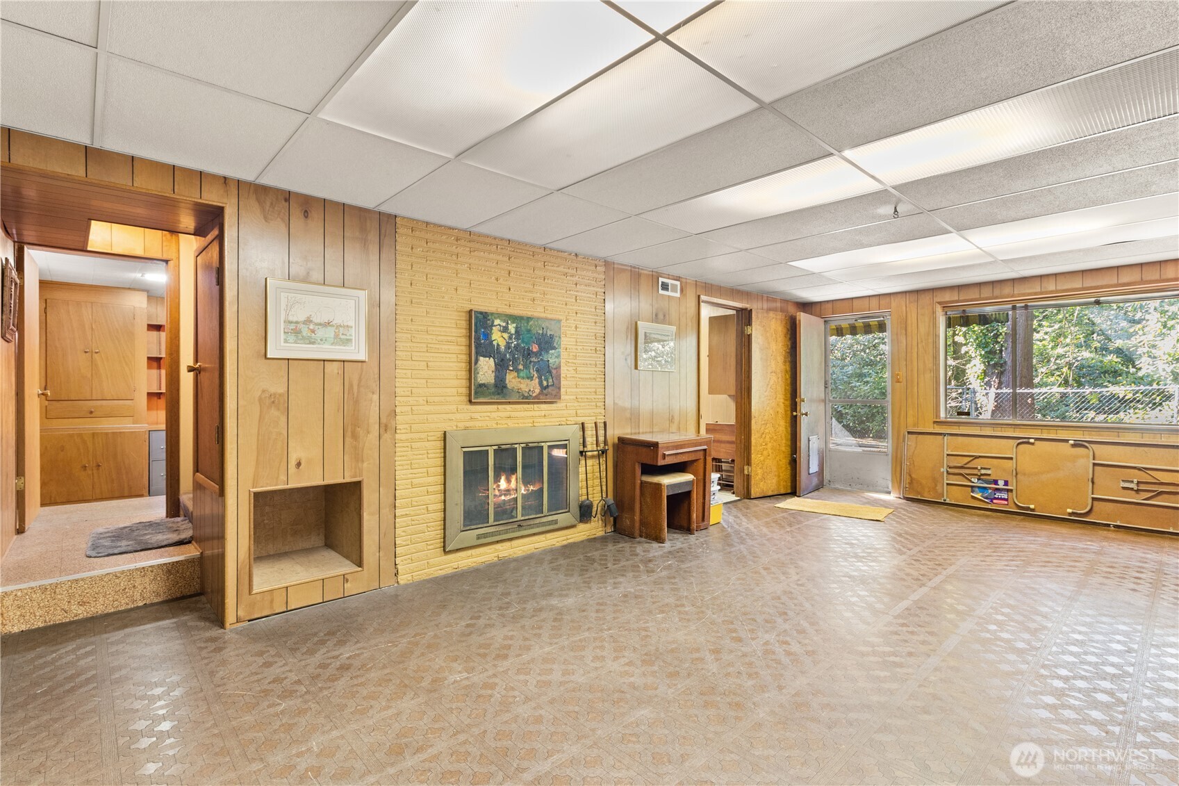 15829 4th Avenue Southwest Burien, WA 98166 - Photo 24 of 37 a view of an empty room with a window