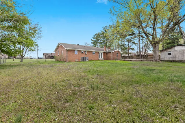 $420,000 | 1035 New Deal Potts Road, Cottontown, TN 37048