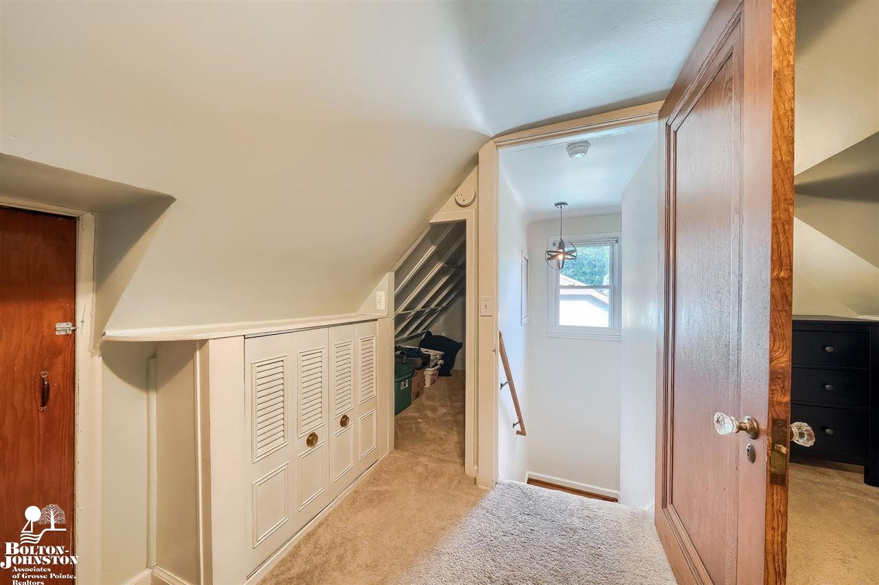 2110 Roslyn Road Grosse Pointe Woods, MI 48236 - Photo 20 of 30