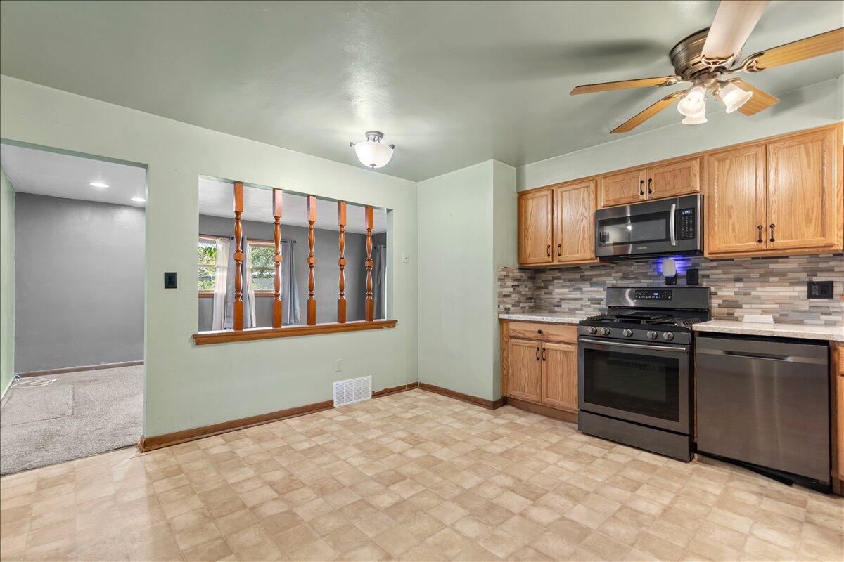 3223 West Cold Spring Road Greenfield, WI 53221 - Photo 11 of 35 14-Cold Spring-14