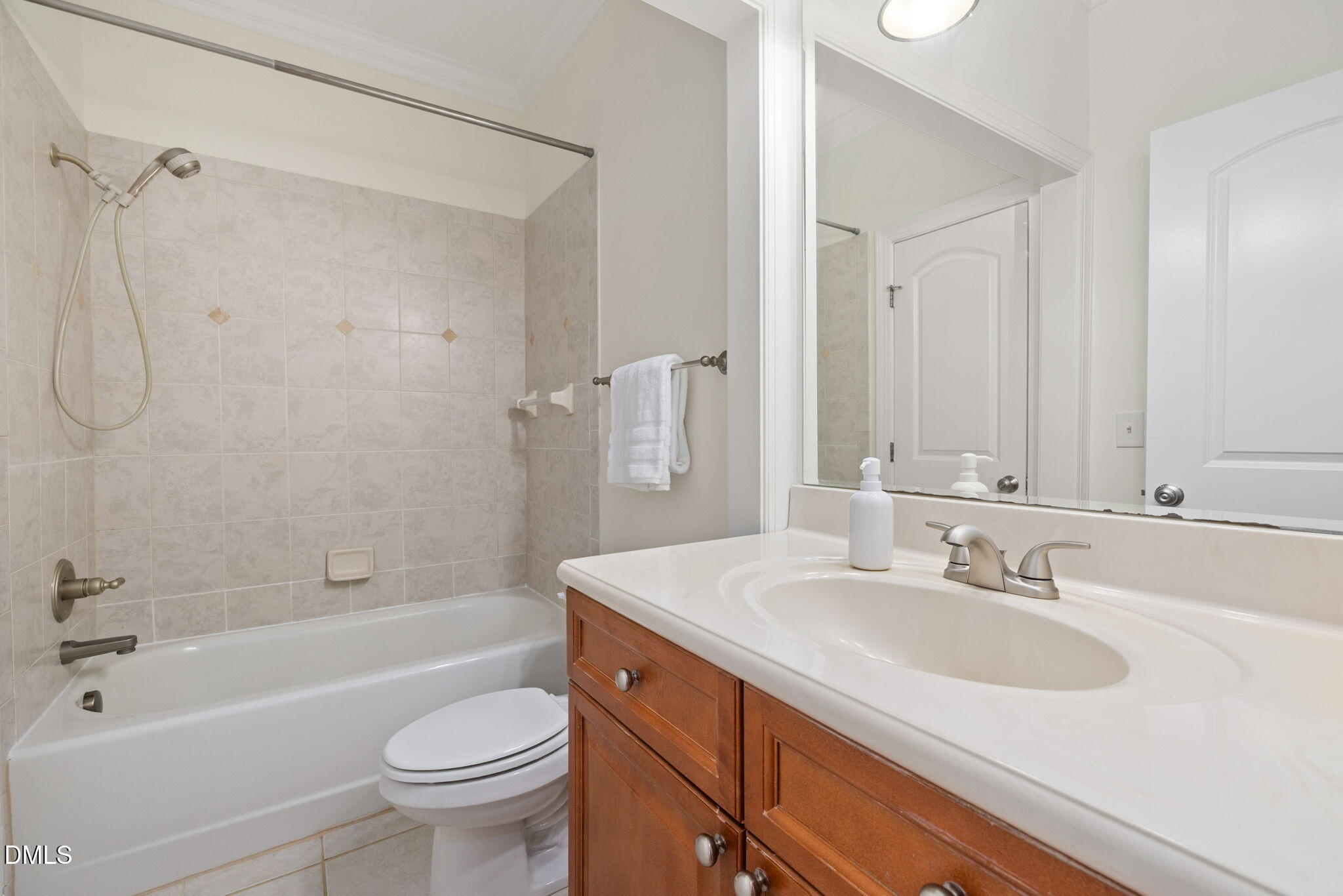 7219 Newport Avenue Raleigh, NC 27613 - Photo 15 of 54 17-web-or-mls-DX3A9497