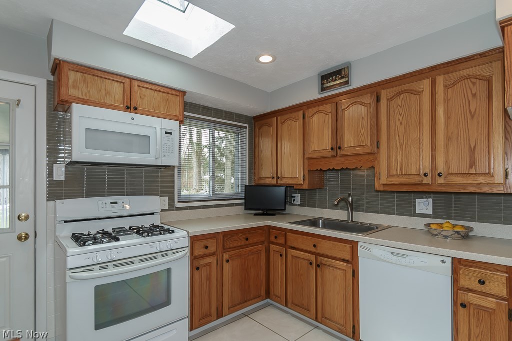 5492 Roy Road Cleveland, OH 44143 - Photo 3 of 22