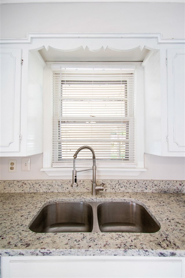 1484 East Raines Road Memphis, TN 38116 - Photo 11 of 25 Gallery Image 11