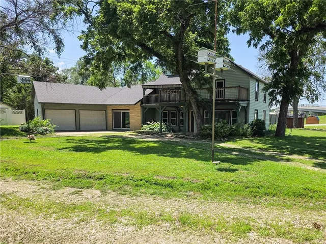 $389,000 | 215 West Main Street, Herington, KS 67449