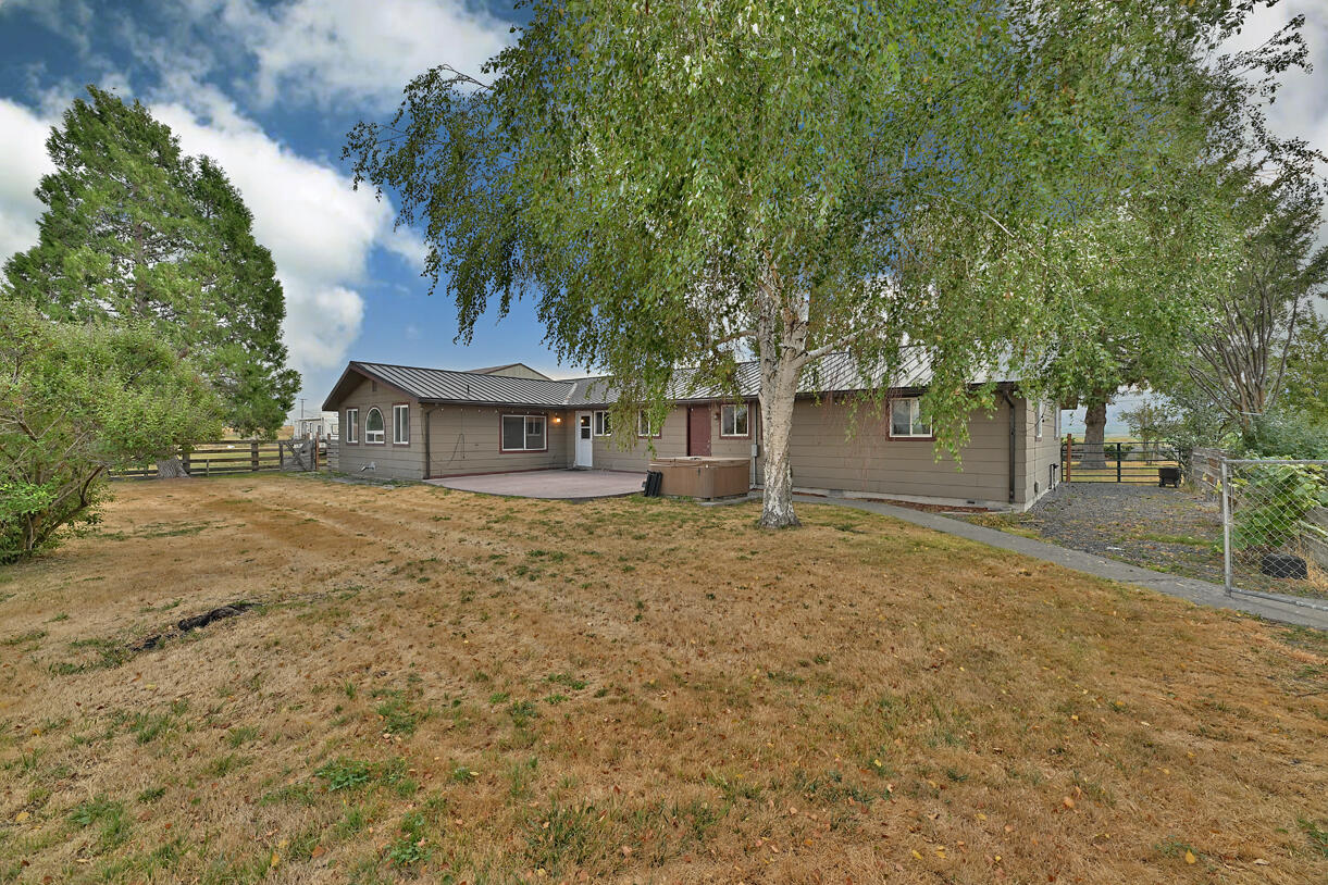 9151 Springlake Road Klamath Falls, OR 97603 - Photo 27 of 32 DSC_7349