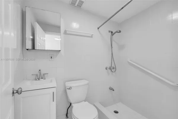 $1,200 | 201 Southwest 51st Court, Unit 4, Miami, FL 33134
