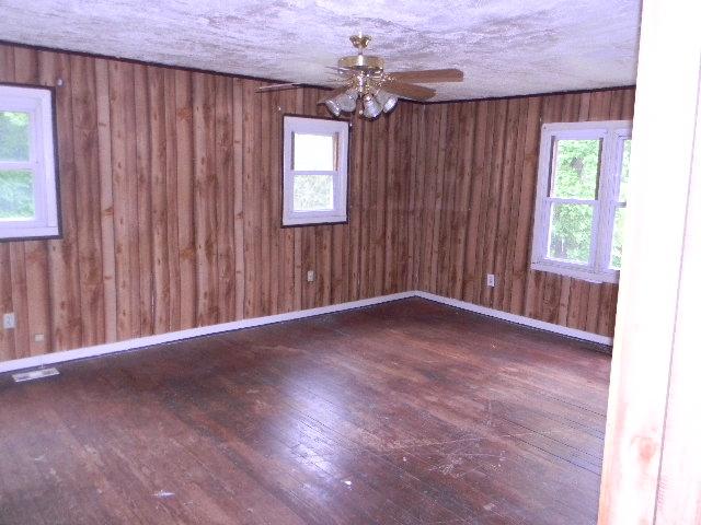 1750 Gilmer Branch Road Boones Mill, VA 24065 - Photo 6 of 14 Family room