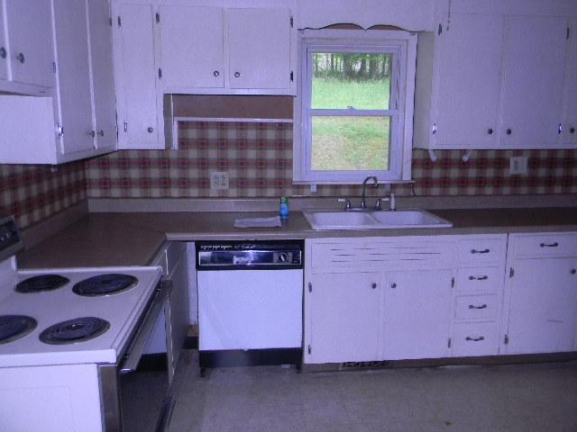 1750 Gilmer Branch Road Boones Mill, VA 24065 - Photo 9 of 14 Kitchen