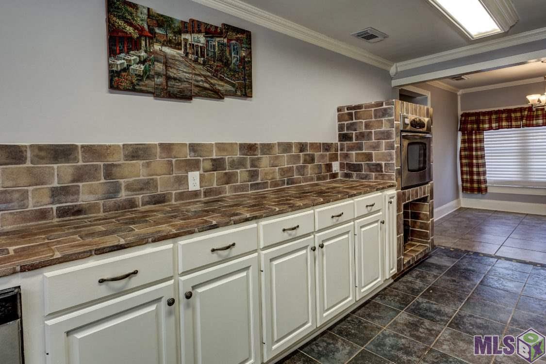 9842 Springfield Road Denham Springs, LA 70706 - Photo 6 of 24