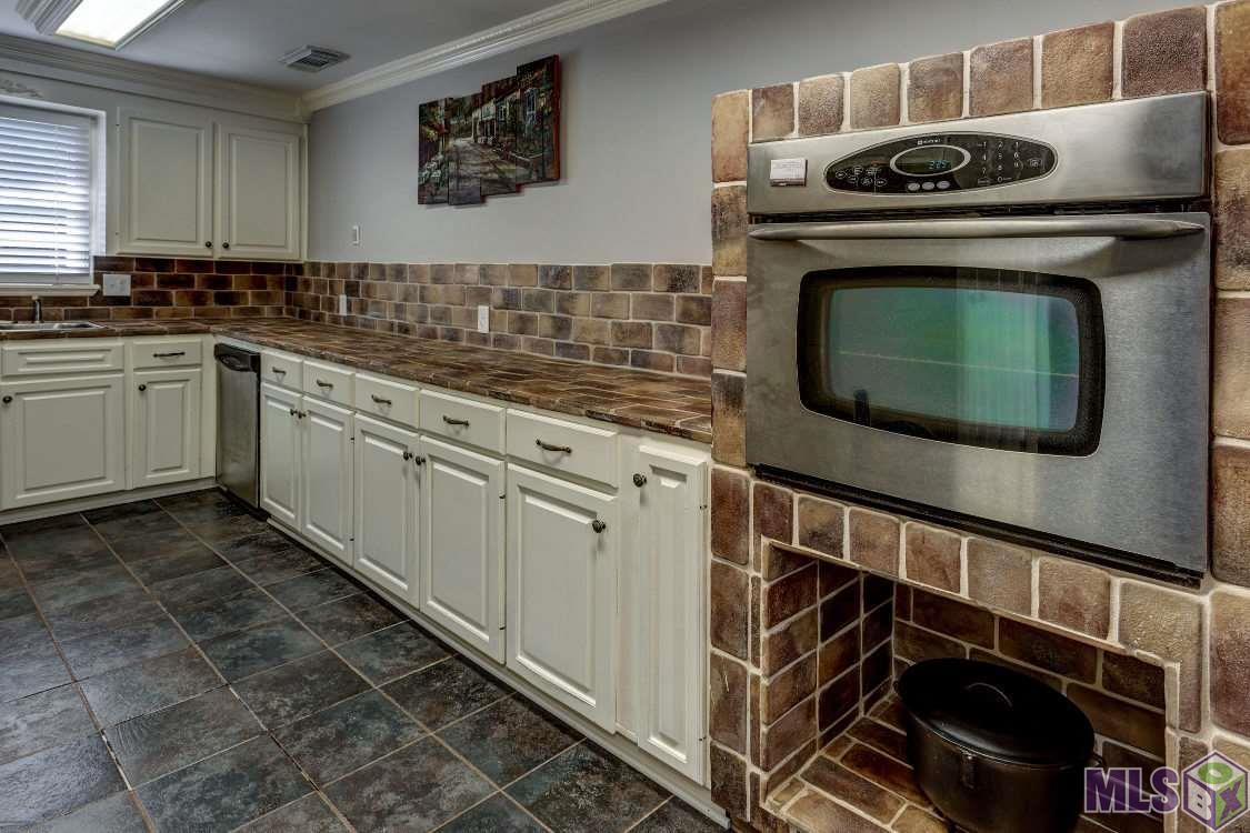 9842 Springfield Road Denham Springs, LA 70706 - Photo 7 of 24