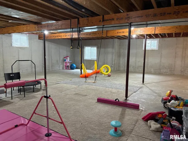 $3,200 | 2812 Castlerock Ridge, Springfield, IL 62711