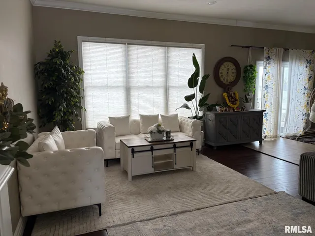 $3,200 | 2812 Castlerock Ridge, Springfield, IL 62711