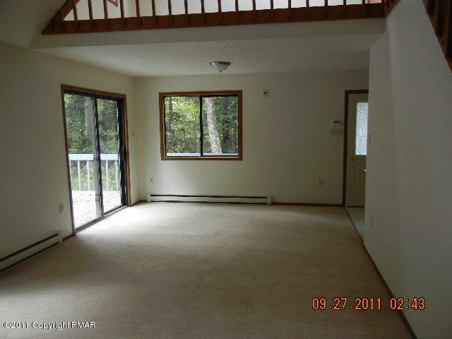 7310 Lake Road Tobyhanna, PA 18466 - Photo 4 of 13 Dining Area