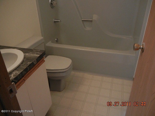 7310 Lake Road Tobyhanna, PA 18466 - Photo 6 of 13 Main Bath