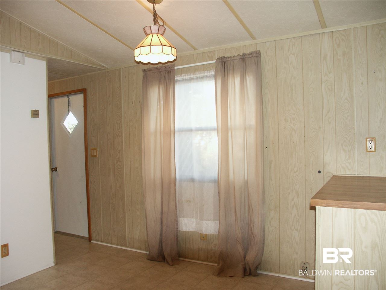 1624 Del Rey Drive Lillian, AL 36549 - Photo 5 of 13 Dining Area