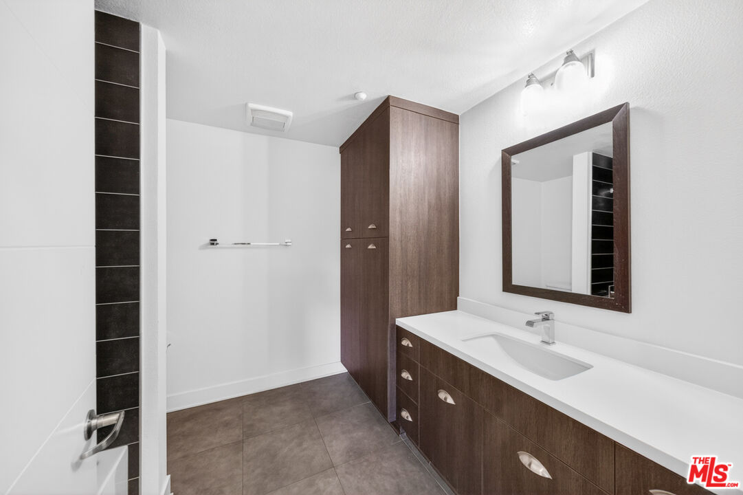 2980 Ripple Place, Unit 206 Los Angeles, CA 90039 - Photo 21 of 46