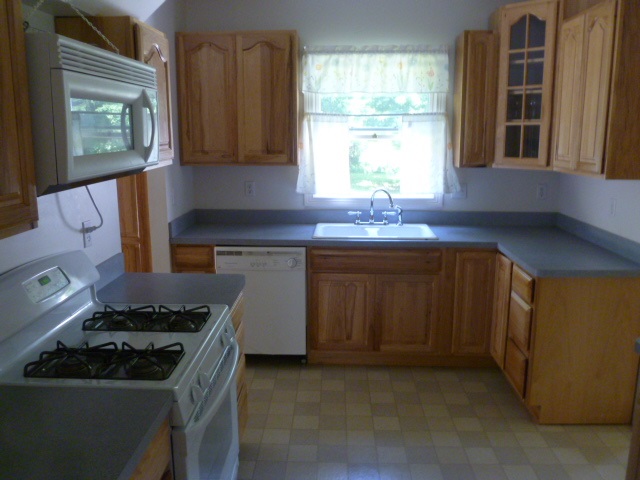 26158 Edison Road South Bend, IN 46628 - Photo 3 of 24 Gallery Image 3