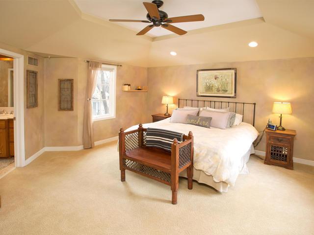 4910 Beacon Hill Road Minnetonka, MN 55345 - Photo 12 of 24 Gallery Image 12