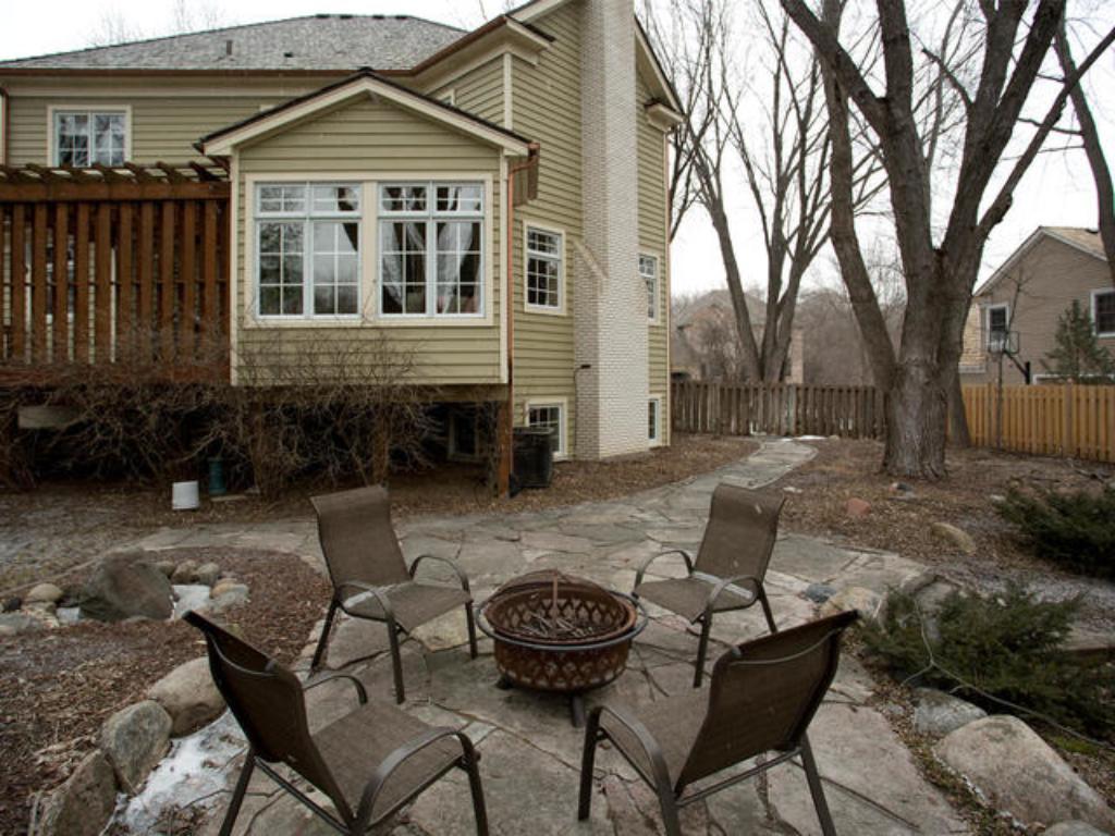 4910 Beacon Hill Road Minnetonka, MN 55345 - Photo 23 of 24 Gallery Image 23