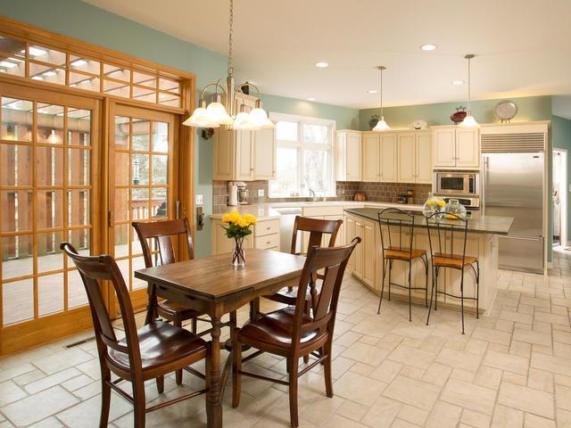 4910 Beacon Hill Road Minnetonka, MN 55345 - Photo 4 of 24 Gallery Image 4