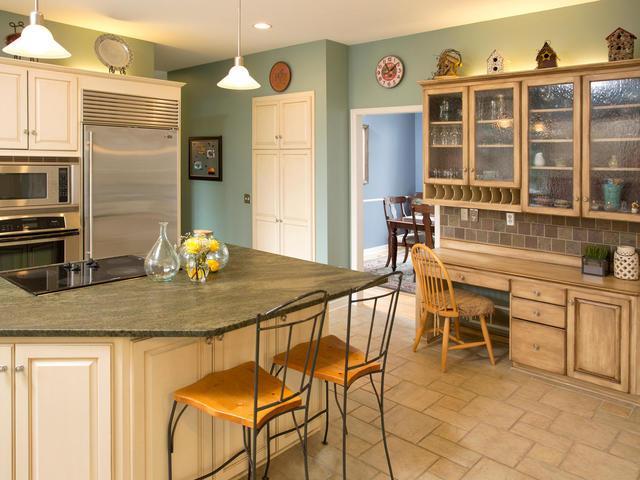 4910 Beacon Hill Road Minnetonka, MN 55345 - Photo 10 of 24 Gallery Image 10