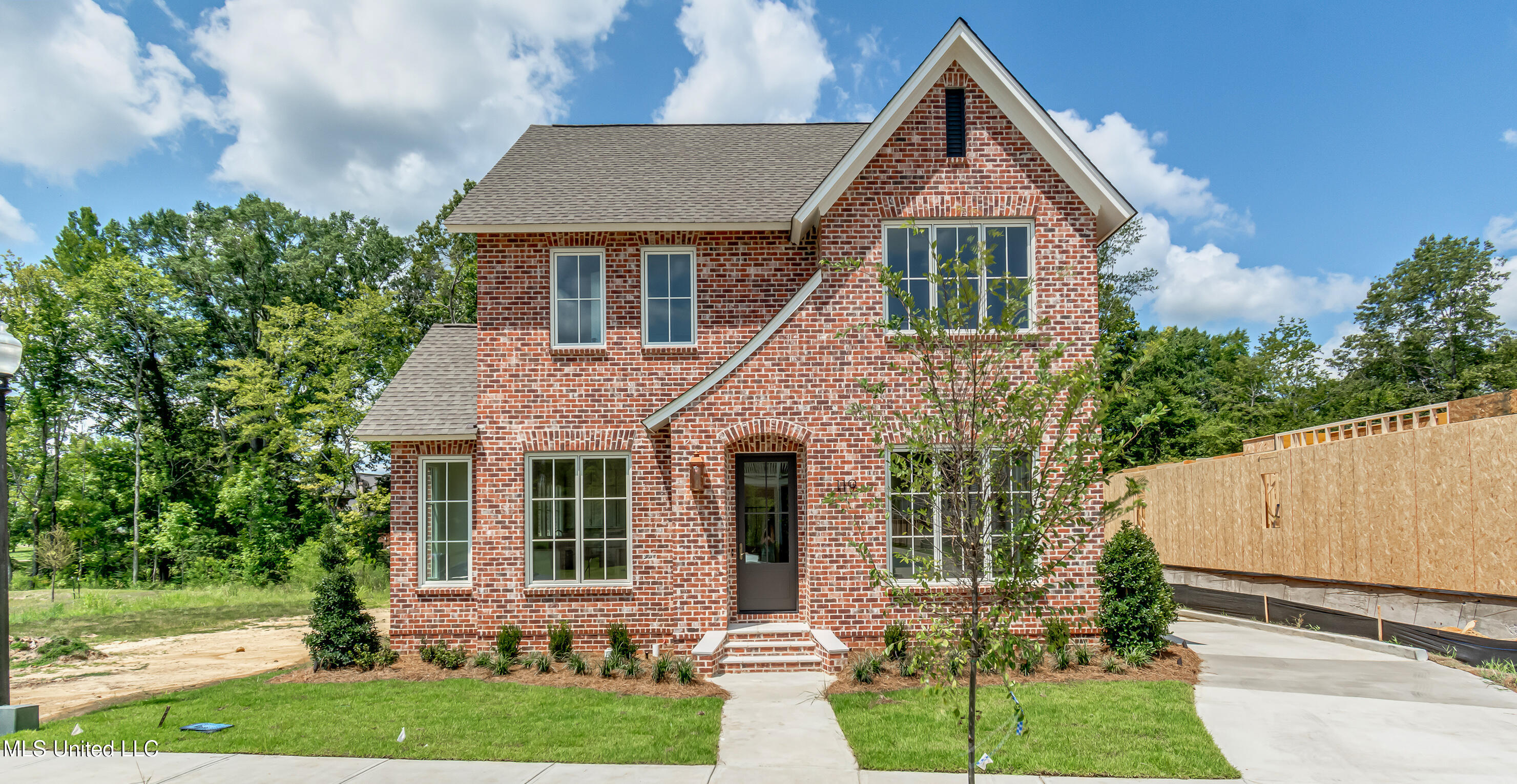 119 Commonwealth Dr-10