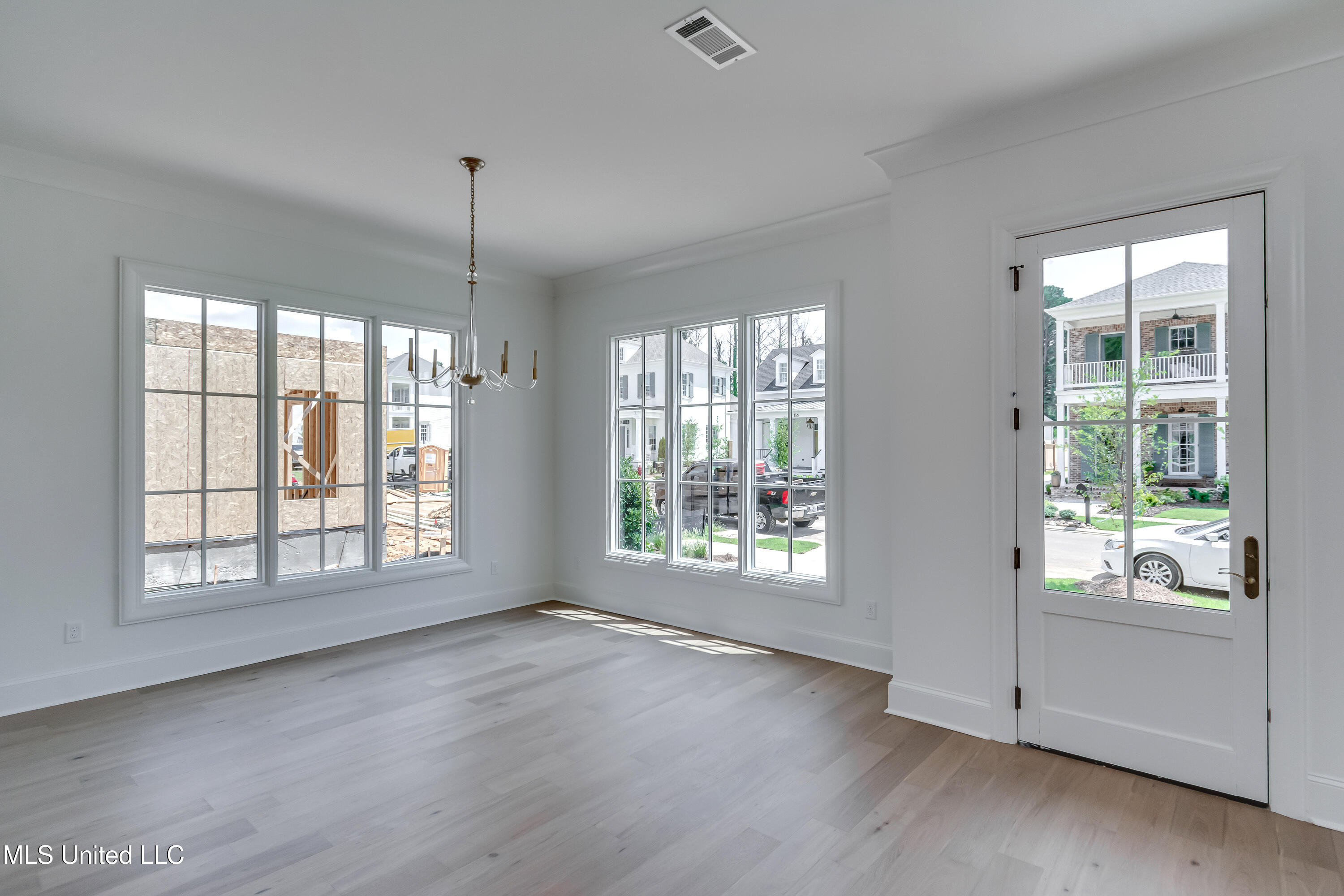 119 Commonwealth Drive Madison, MS 39110 - Photo 16 of 63 119 Commonwealth Dr-25