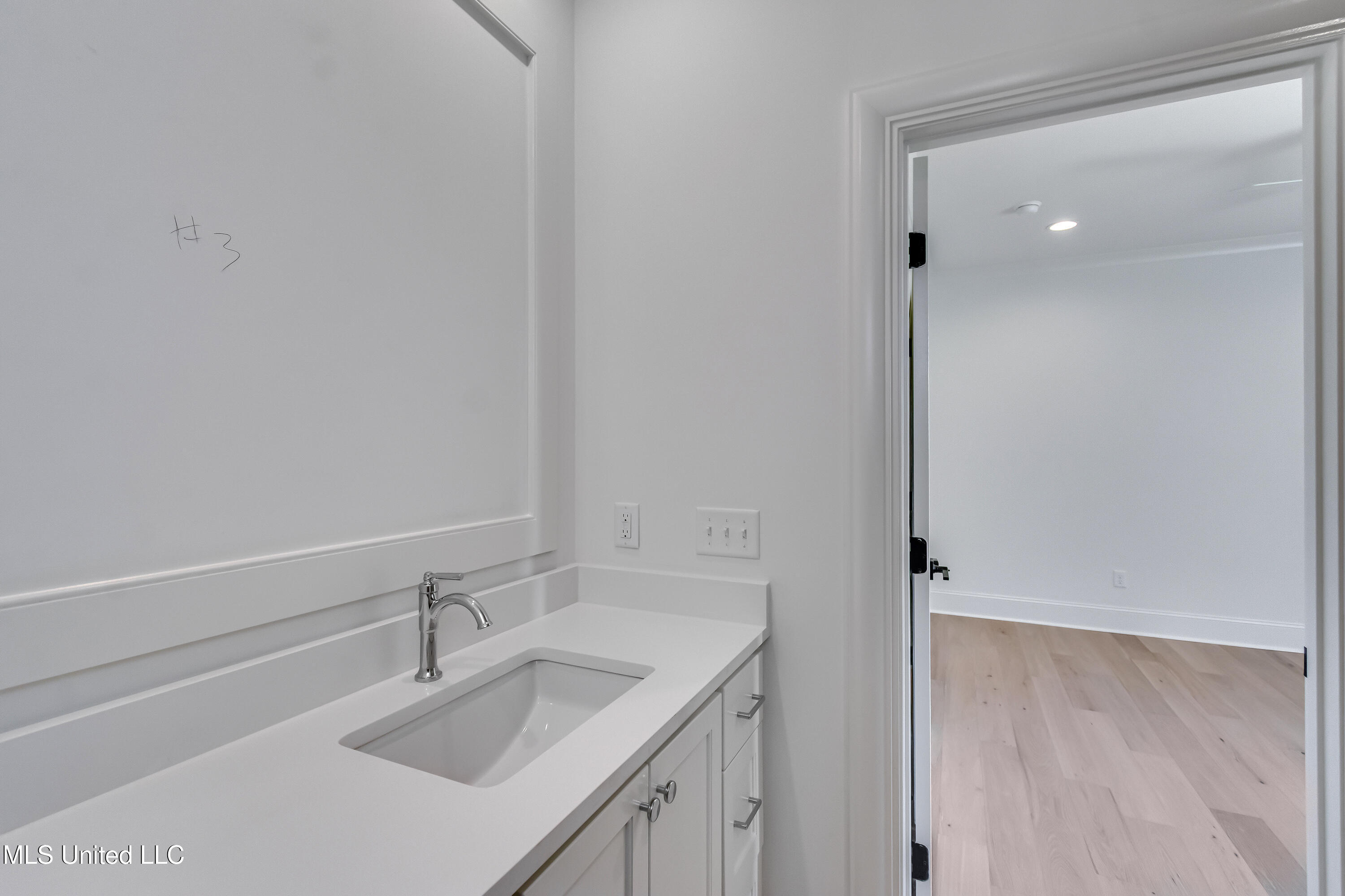 119 Commonwealth Drive Madison, MS 39110 - Photo 55 of 63 119 Commonwealth Dr-64