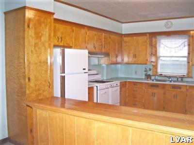 4450 Hanoverville Road Bethlehem, PA 18020 - Photo 3 of 8 Gallery Image 3
