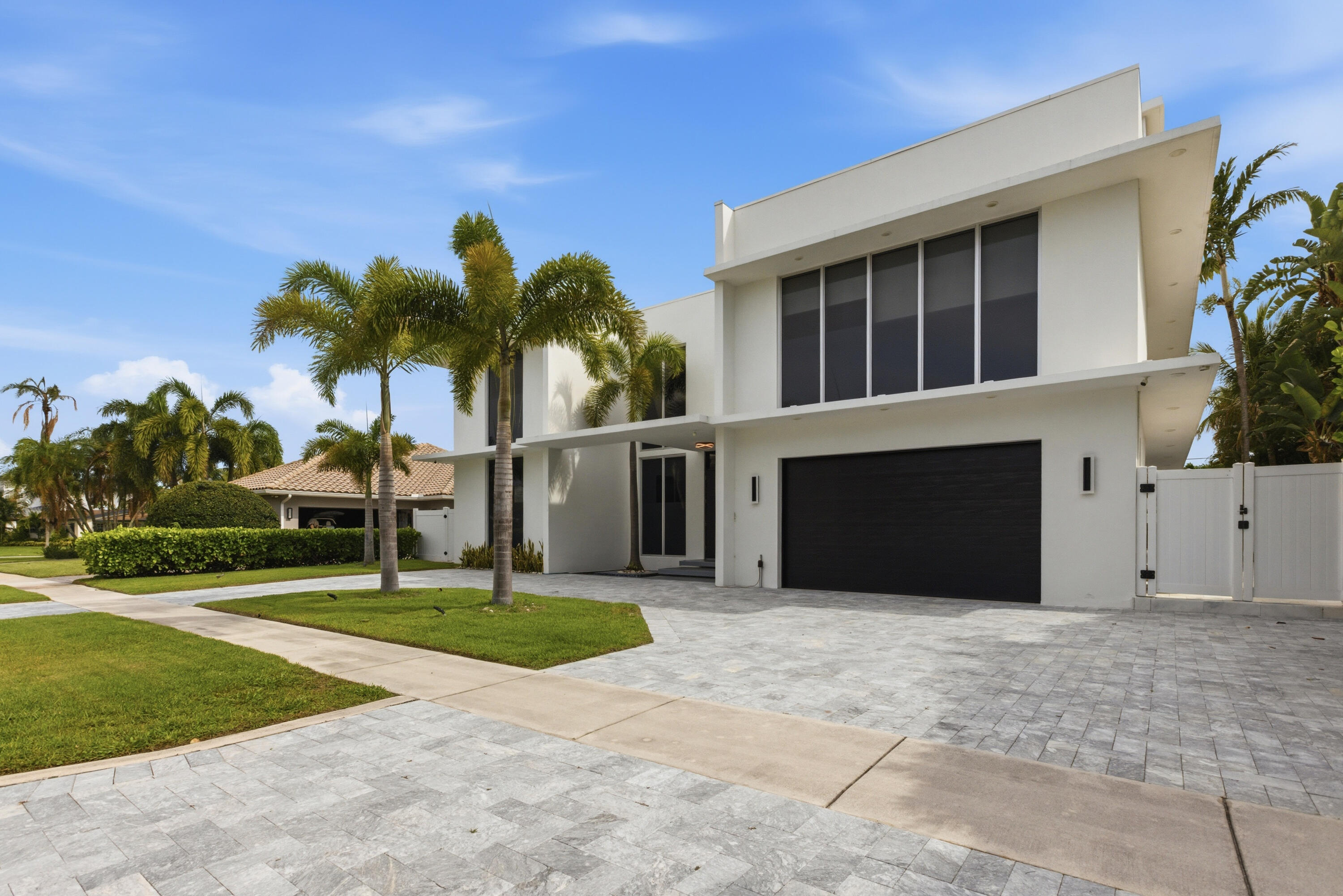 284 Northeast 7th Street Boca Raton, FL 33432 - Photo 5 of 56 284 NE 7th Street-0829