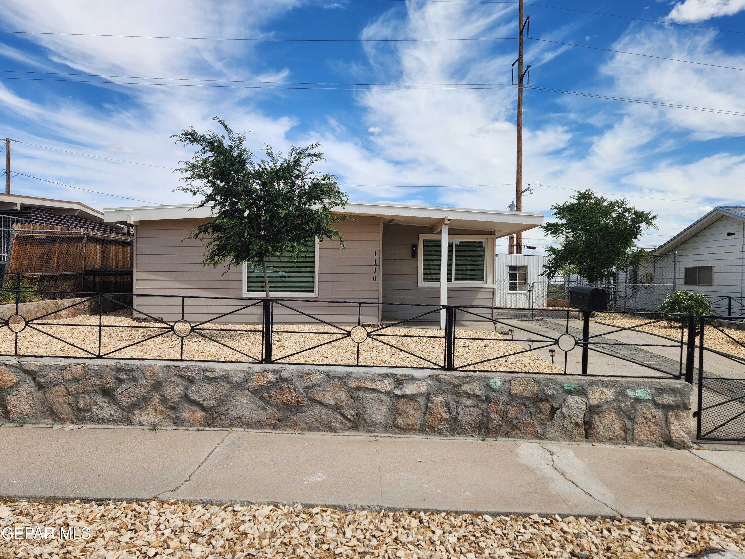 1130 Marlow Road El Paso, TX 79905 - Photo 2 of 18 20260421_151515