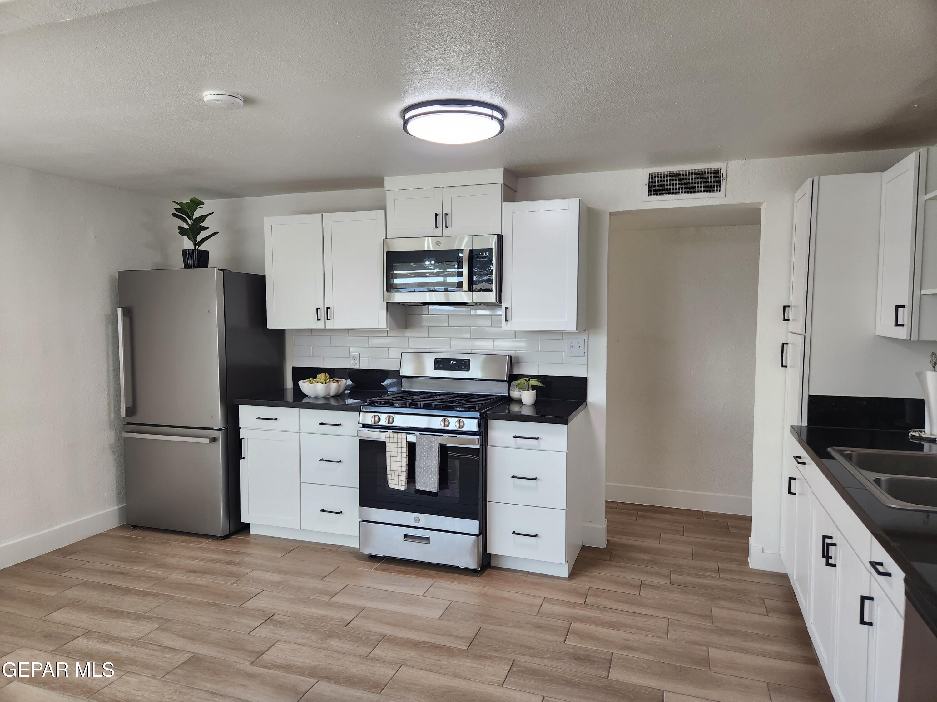 1130 Marlow Road El Paso, TX 79905 - Photo 7 of 18 20260421_151816