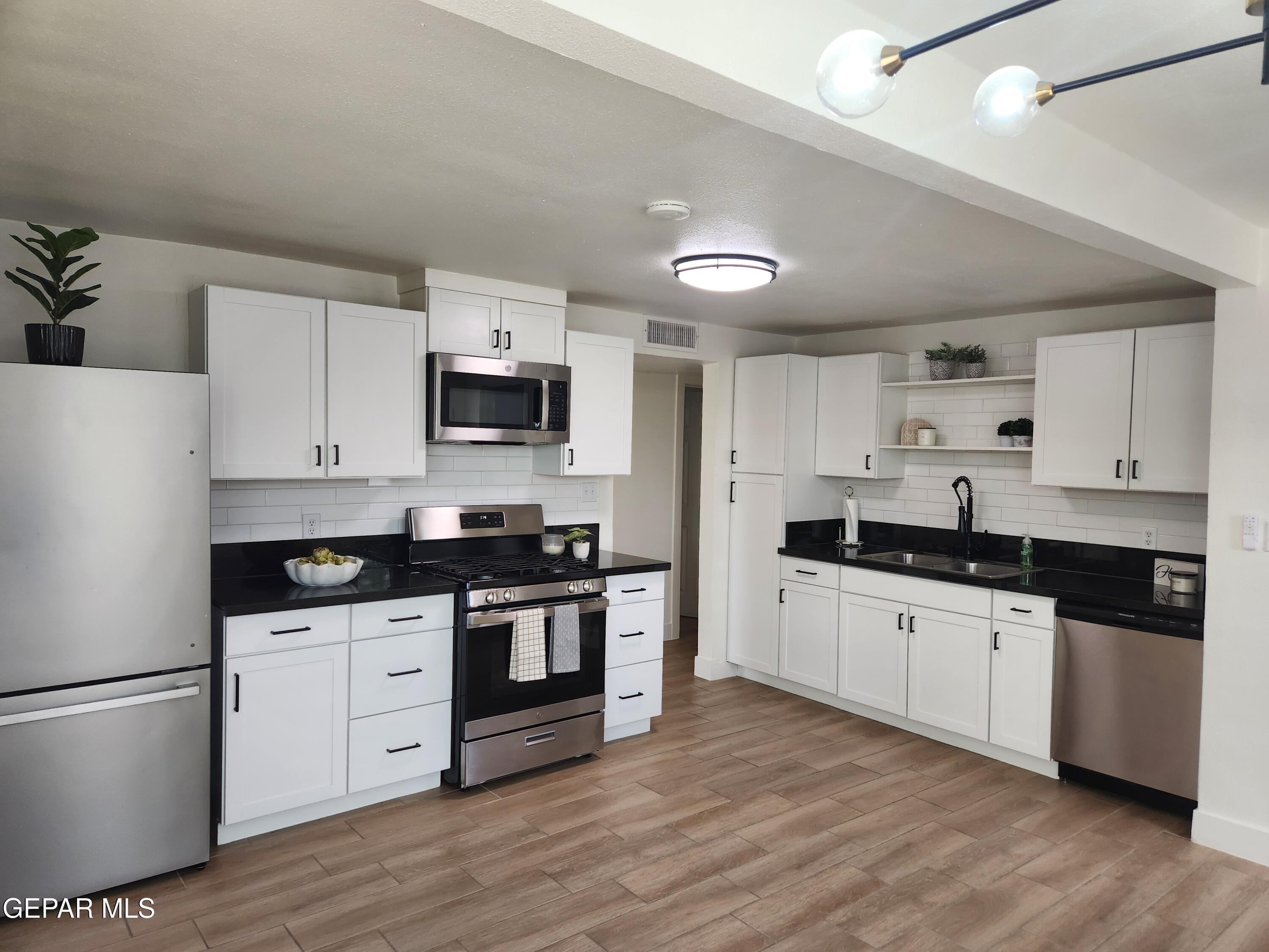 1130 Marlow Road El Paso, TX 79905 - Photo 8 of 18 20260421_151831
